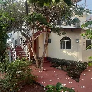 The Finch House Сasa de vacaciones